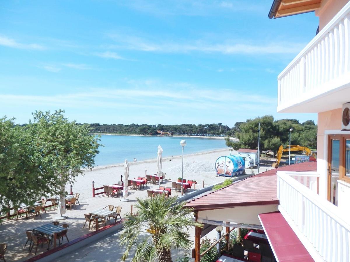 Idila Sea Front Apartments מדולין מראה חיצוני תמונה