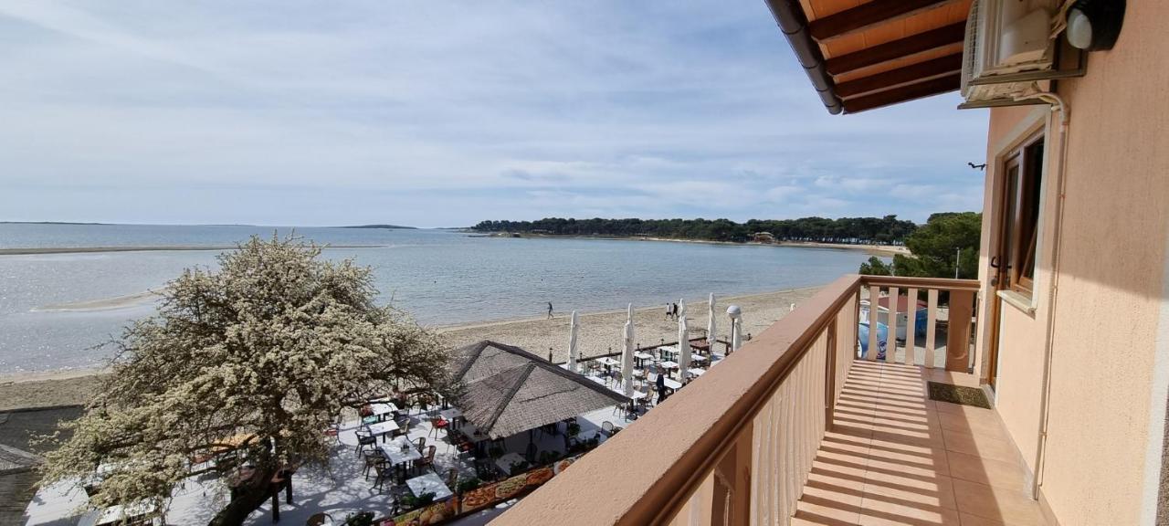 Idila Sea Front Apartments מדולין מראה חיצוני תמונה