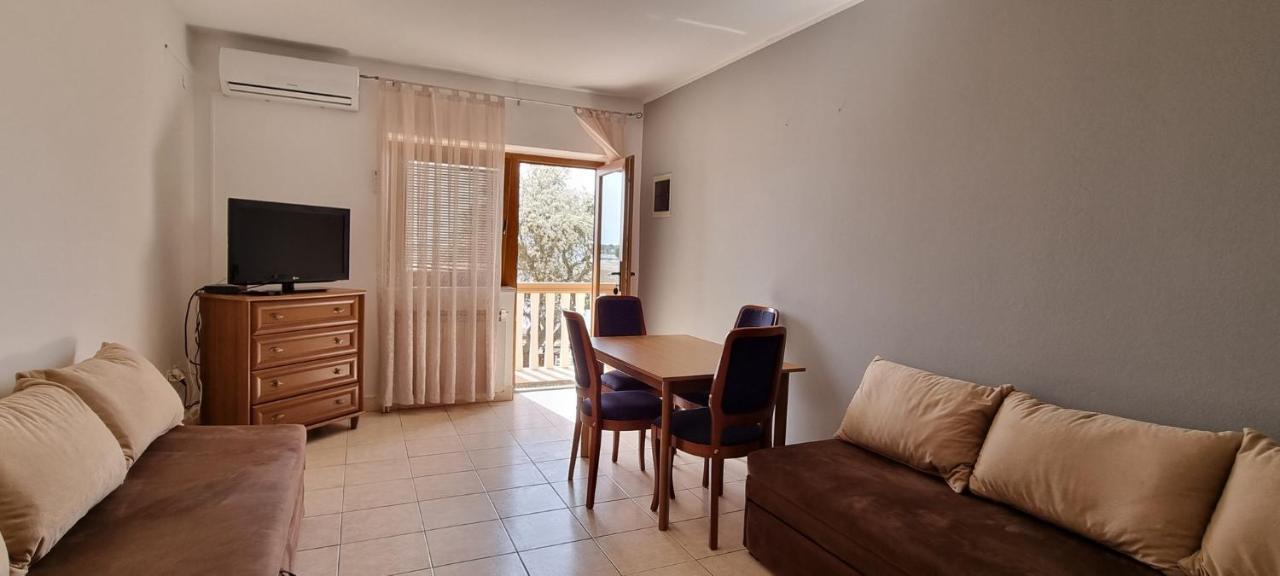 Idila Sea Front Apartments מדולין מראה חיצוני תמונה